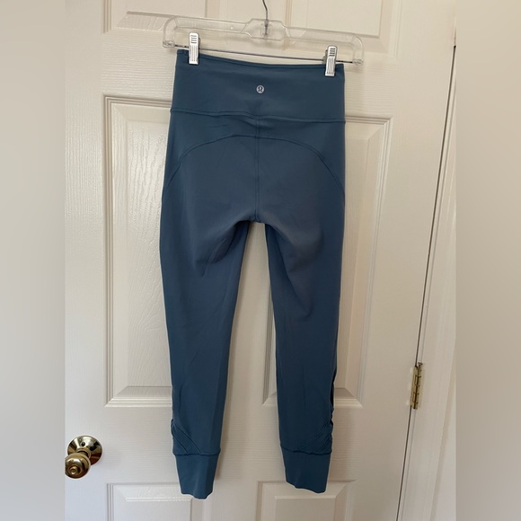 Lululemon Melodic Movement 7/8 Tight 25" Cutout Legging Size 4 - Picture 3 of 8